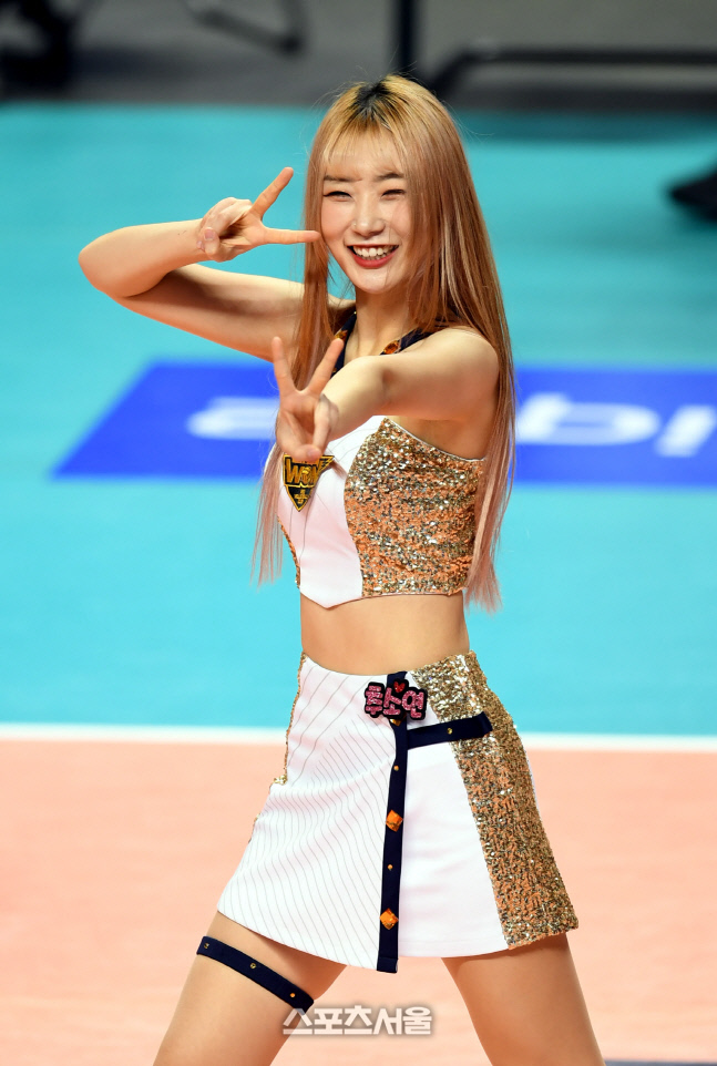 [포토] 우리카드 치어리더 '깜찍'