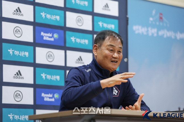 "성과보다 연착륙" 개막전도 참석, 최윤겸 감독의 '아들 찬스' 예고[SS현장]