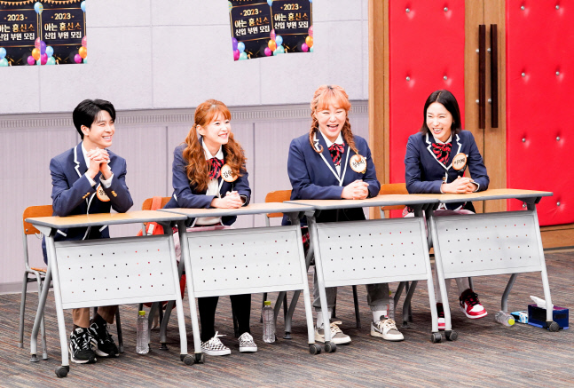 정동원 "친하게 지내고 싶은 아이돌 있다" 깜짝 고백('아는 형님')