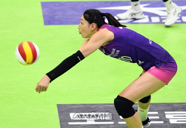 [포토]김연경의 서브 리시브