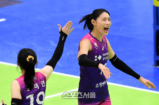 [포토]득점에 포효하는 김연경