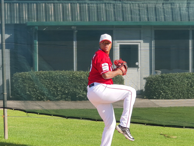 230208_에니 로메로01