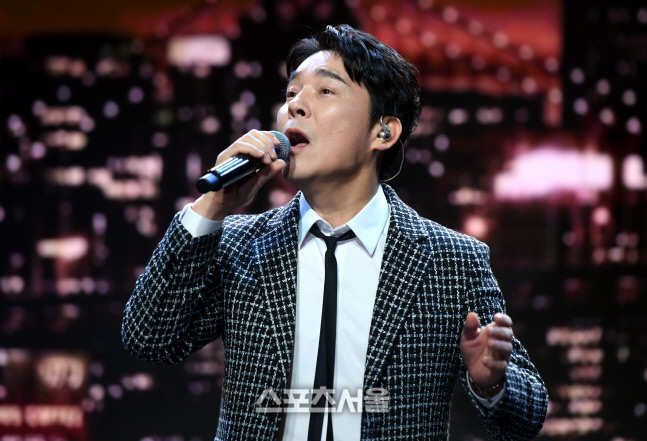 [포토] 임창정, 가슴에 파고드는 애절함