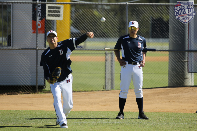 캐치볼 캐치볼 캐치볼, 전현직 '국대'의 비기[SS 포커스]
