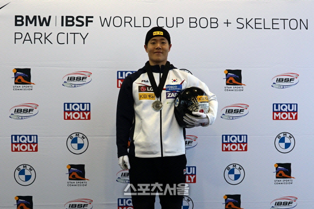 스켈레톤 정승기, 세계선수권 동메달 이어 월드컵 7차 '은빛 질주'