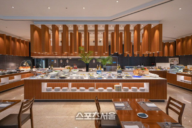 메이필드호텔 서울_뷔페 레스토랑 캐슬테라스 내부