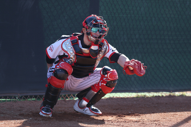 쉴틈없이 움직이는 LG 새 주전포수 "강남이와 비교될 것…실망시킬 수 없어"[SSinAZ]