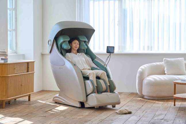 코지마, 국내 최초 ‘손 형상 모듈 엔진’ 안마의자 ‘호프’ 출시