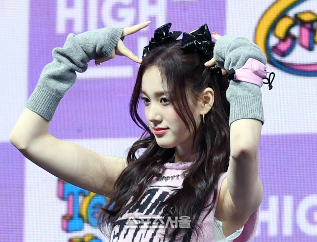 [포토]스테이씨 재이, 깜찍하게!