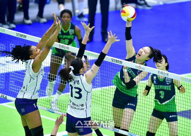 '앗 대영이 언니다' 양효진[포토]