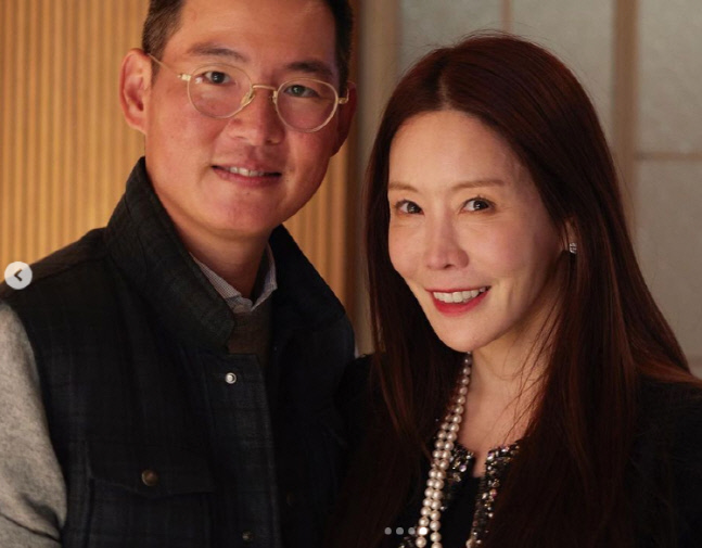 김정은, 훈남 남편 최초 공개... 재력가에 비주얼까지 빠지는 게 없네