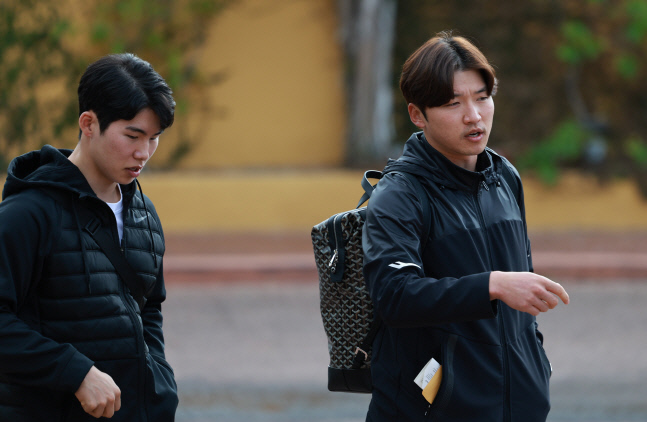 김혜성-박해민, WBC 대표팀 숙소 도착