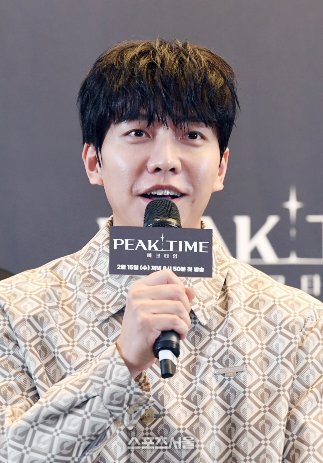 [포토]결혼 소감 밝히는 이승기