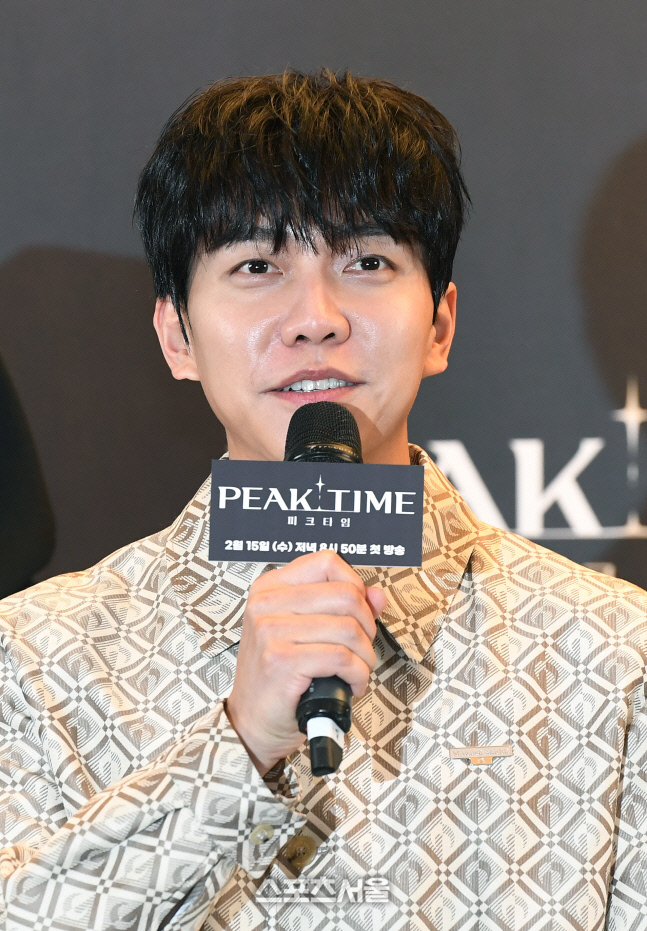 [포토]이승기, '축하해 주셔서 감사합니다!'