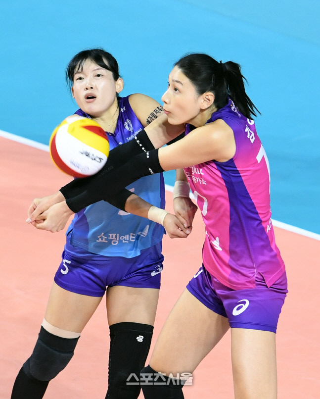 [포토]흥국생명 김연경, 내가 받을게요!