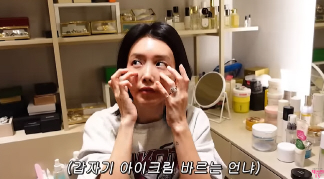 "지금 나의 컨디션과 재정상태" 채정안, 여배우 화장대 공개...숨길 거 없이 죄다 공개(채정안TV)