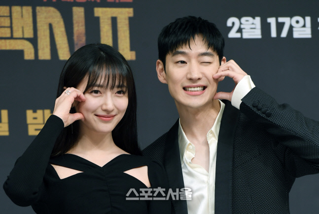 [포토]표예진-이제훈, 함께 볼 하트!