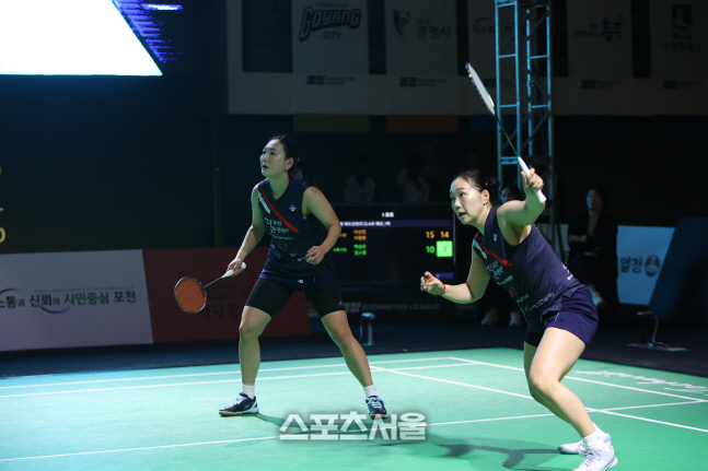 포천시청, 홈에서 웃다...새마을금고, 광명시청도 첫승 [열정 배드민턴리그]