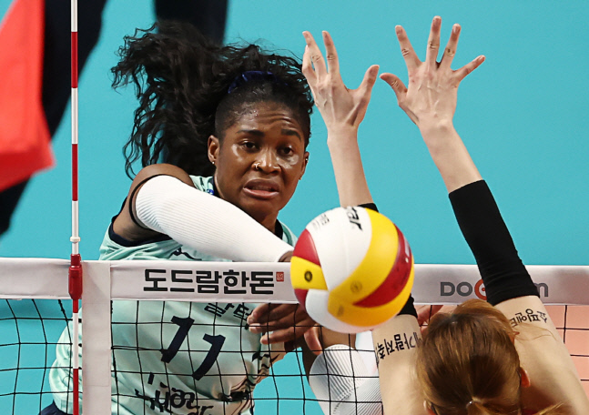 모마 고군분투에도…멀어지는 GS칼텍스의 봄[SS현장]