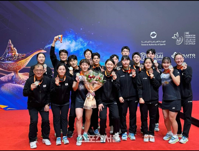 한국 배드민턴 '졌잘싸'...중국에 1-3 석패 준우승 [아시아혼합단체선수권]