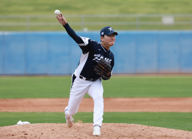 KIA 평가전, WBC 대표팀 투수 곽빈 역투
