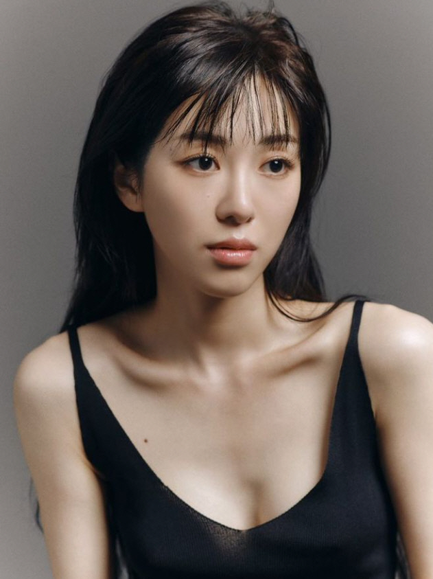 AOA 출신 권민아 "채팅알바로 사기피해" 고소장 접수