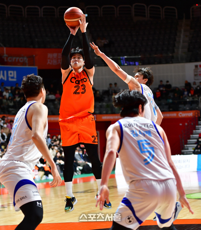 \'틈만 보이면 쏜다!\' 전성현[포토]