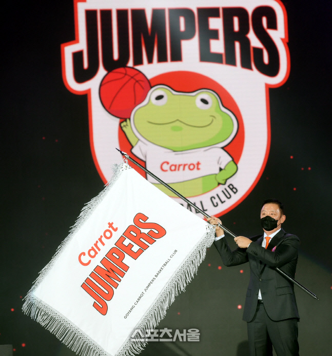 '5위 선전' 캐롯, 이제 '어르신'들이 선수들 책임질 차례 [SS 포커스]