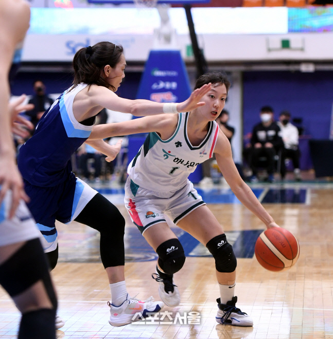 [포토] 신지현 '날렵하게 드리블'