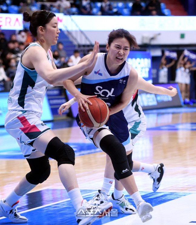 [포토] 과감한 돌파 시도하는 구슬