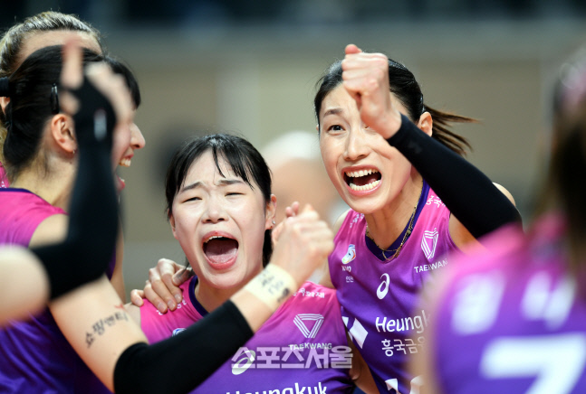 [포토] 환호하는 김연경 '바로 이거야'