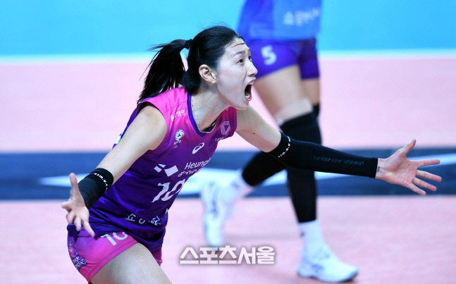 [포토] 김연경 '2세트 가져가자'