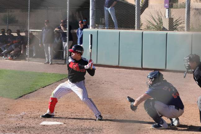 주전 공백 큰 LG, WBC 네덜란드 대표팀에 5-7 아쉬운 ‘역전패’[SSinAZ]