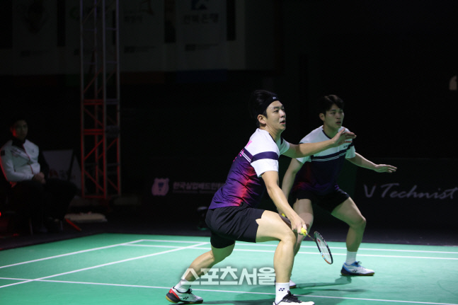 이용대 진용, 요넥스 4연승 견인...MG새마을금고는 값진 2승 [열정배드민턴리그]
