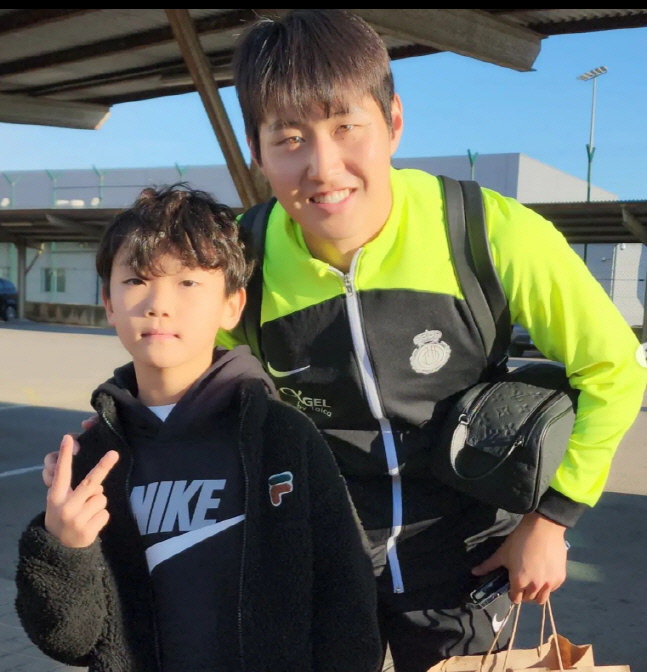 "반해버린 오남매" 이강인 만난 이동국 아이들, 대박이 폭풍 감동했을 듯