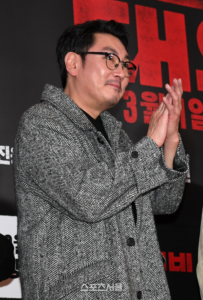 [포토]조진웅, 감사의 박수를