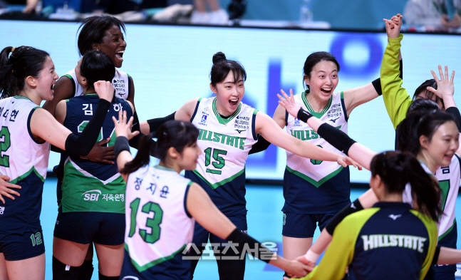 [포토] 현대건설, GS칼텍스에 3-0 완승