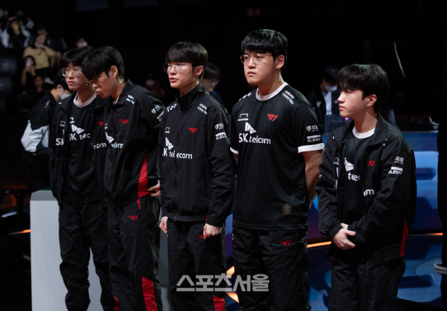 압도적 '1황' T1, 한 시간도 안 돼 광동에 2-0 압승[SS종로in]