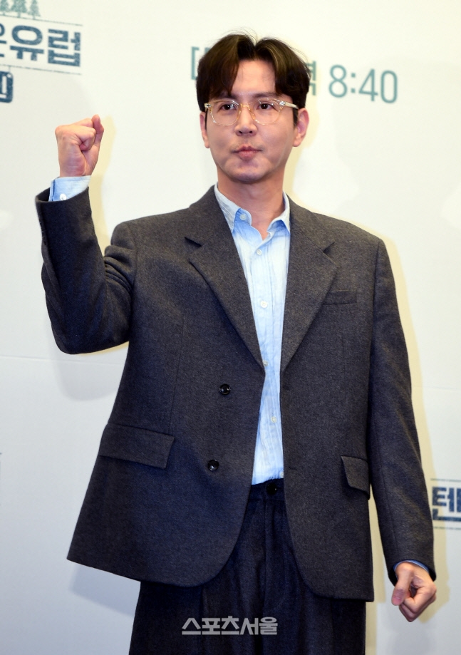 [포토] 최원영 '열정 MAX 캠핑 경력직'