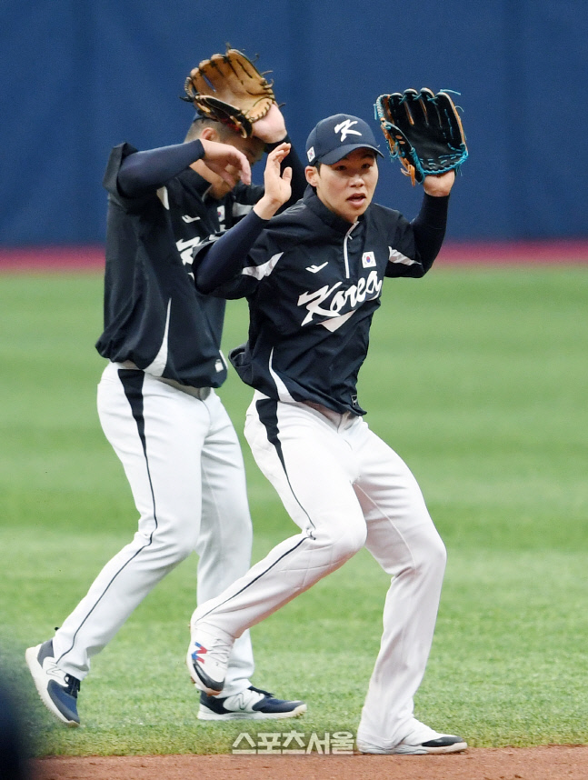 [포토]에드먼-김혜성, 깜짝이야!