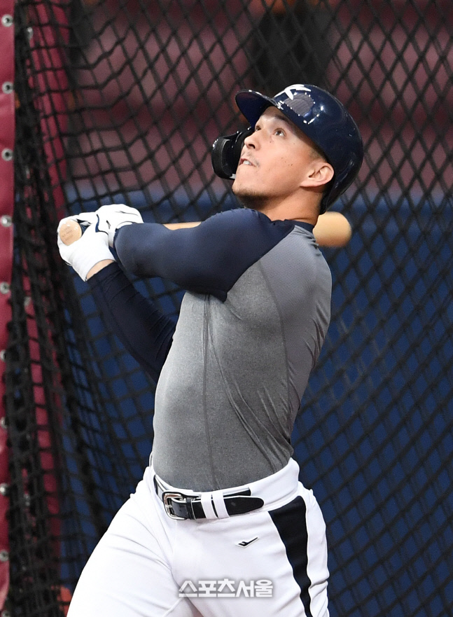 [포토]WBC 대표팀 에드먼, 좌타석에서도 펑펑