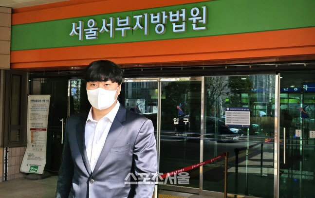 검찰측 증인이 유리한 진술? '학폭 의혹' 이영하 측 "6월에는 끝내도록 노력"