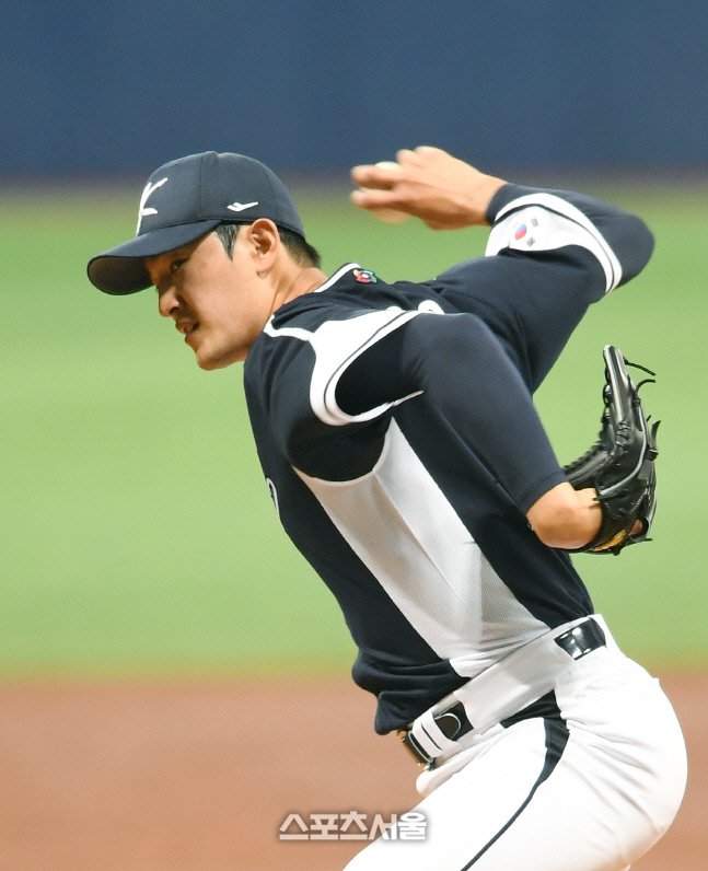 [포토]WBC 대표팀 고영표, 연습 경기 선발 등판