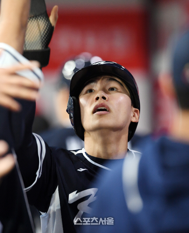 [포토]WBC 김혜성, 득점까지 성공!