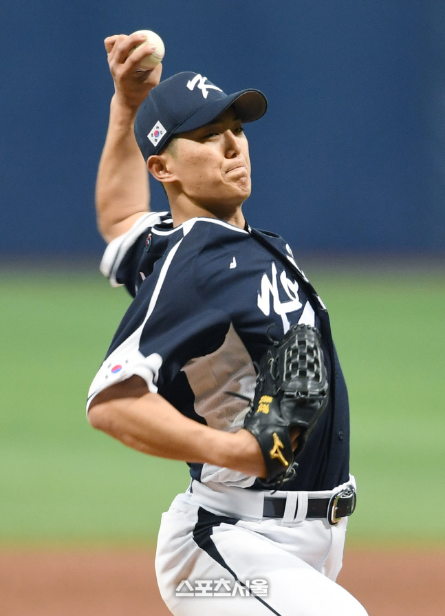 [포토]역투하는 WBC 대표팀 이의리