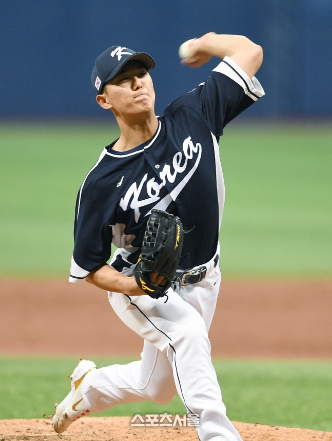 [포토]연습경기 등판한 WBC 대표팀 이의리