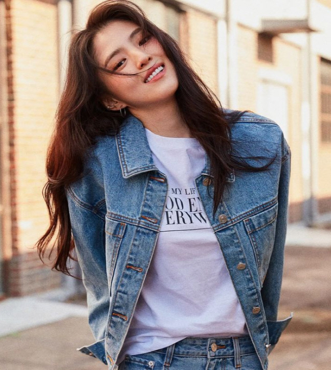 한소희 '자낳괴' 였네. 소주모델 발탁 후 '금주 선언' 급취소 폭소