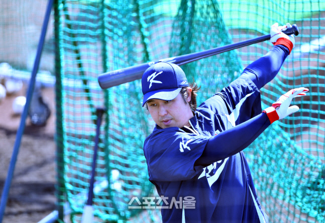 시원스런 타격폼으로, 최정[포토]