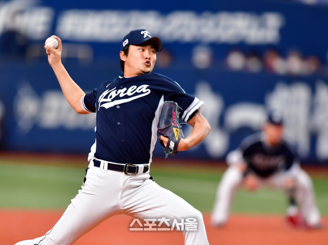 6회말 등판한 정철원[포토]