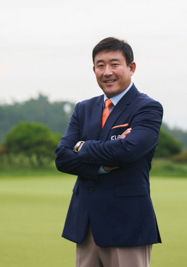 세계50대 골프 교습가 고덕호, 골프 최고위과정 CEO클럽 운영